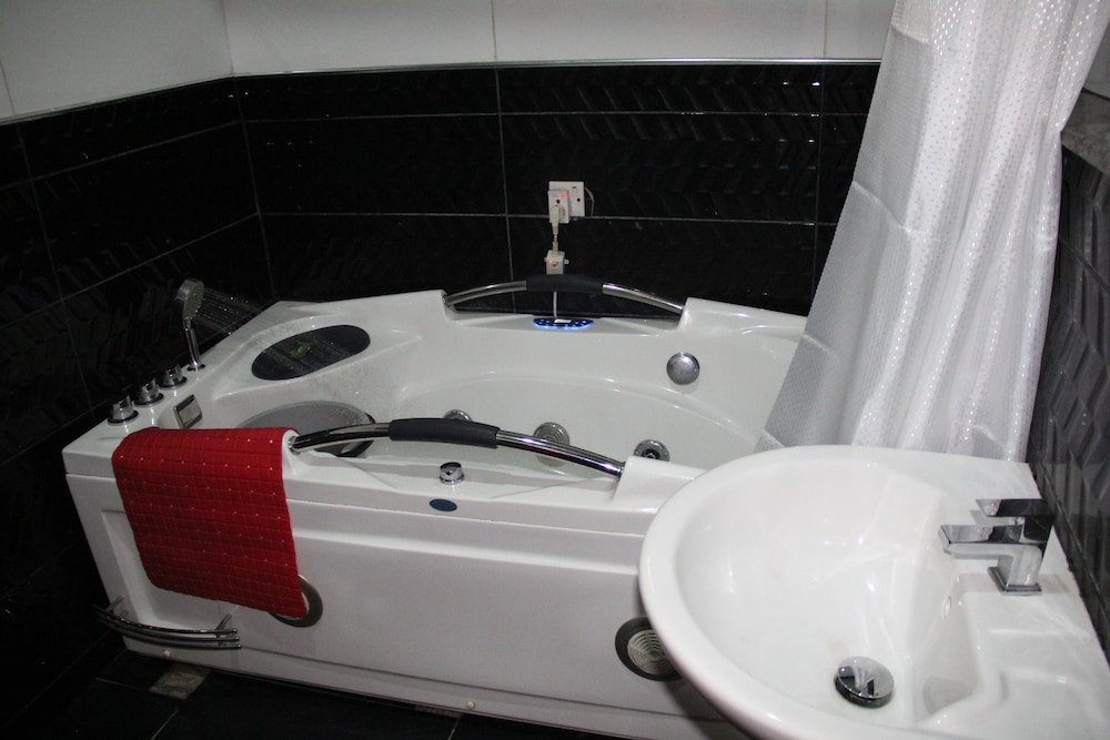 choice gate hotel and suites