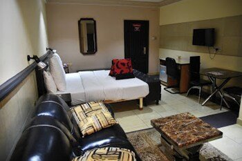 choice gate hotel and suites