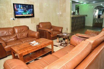 choice gate hotel and suites