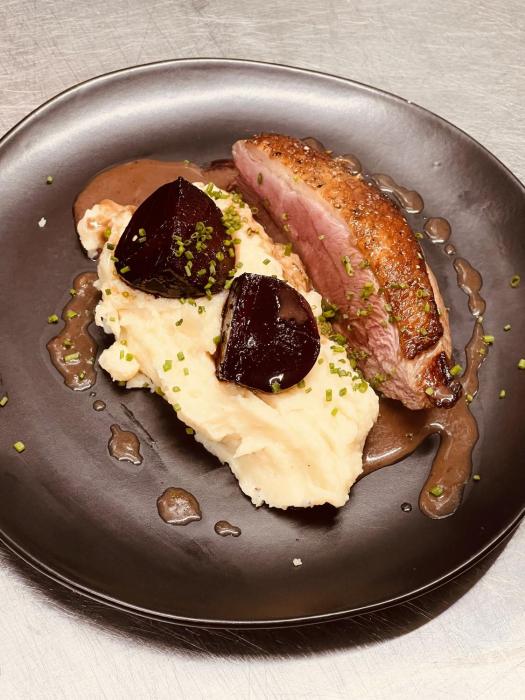 hostellerie au rendez vous des amis