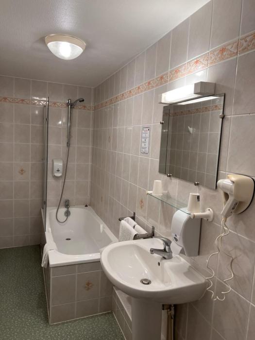 hostellerie au rendez vous des amis