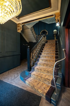 62 castle street