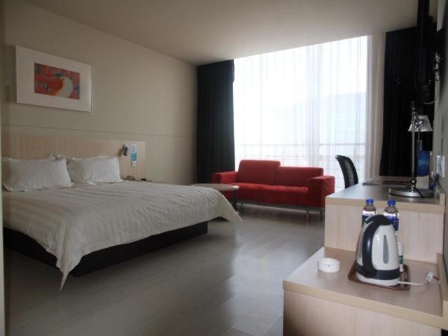 jinjiang inn zhangjiakou xuanhua railway station