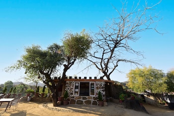 hotel castle rock mount abu by sah