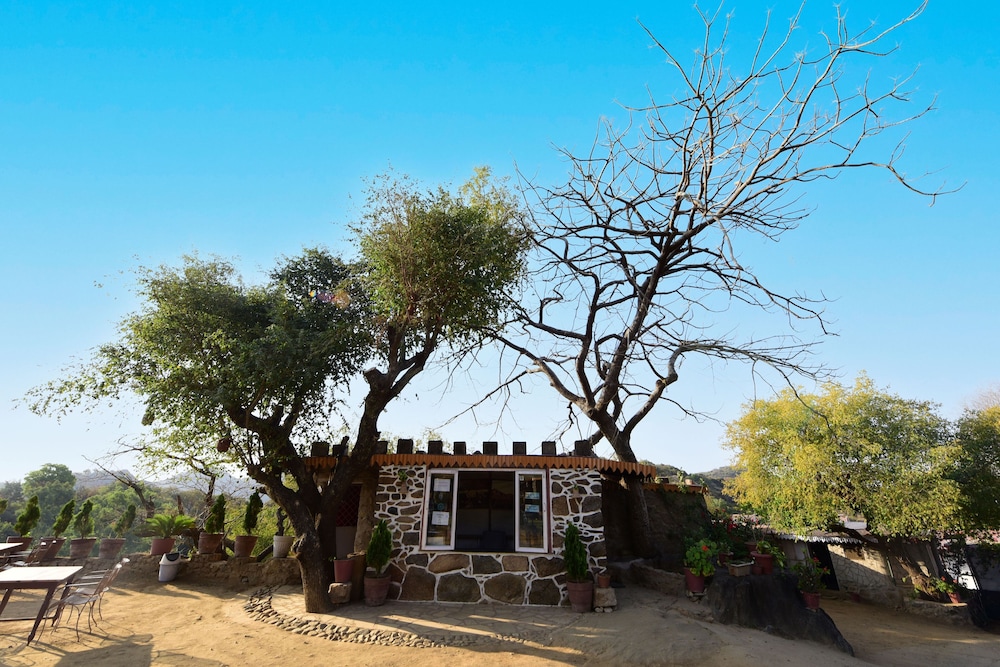 hotel castle rock mount abu by sah