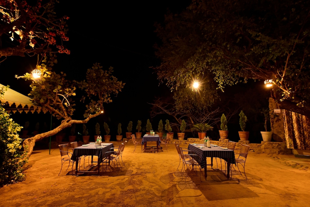 hotel castle rock mount abu by sah