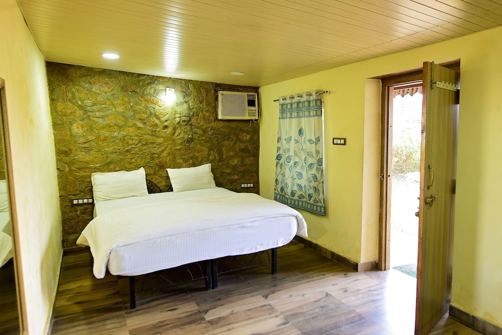 hotel castle rock mount abu by sah