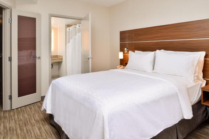 holiday inn express and suites buffalo downtown medical ctr