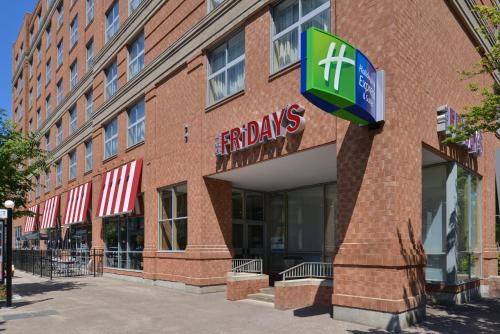 holiday inn express and suites buffalo downtown medical ctr