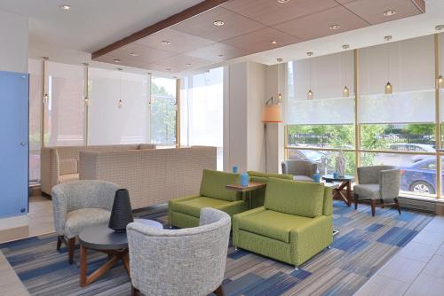 holiday inn express and suites buffalo downtown medical ctr