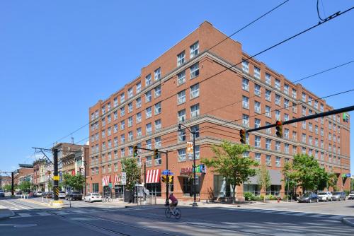 holiday inn express and suites buffalo downtown medical ctr
