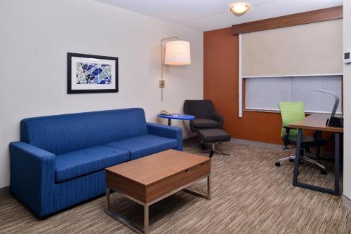 holiday inn express and suites buffalo downtown medical ctr
