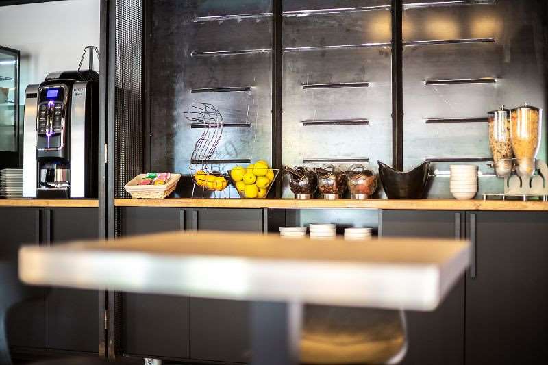 carre pau airport hotel