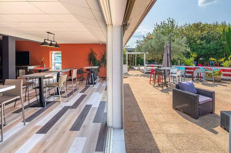 carre pau airport hotel