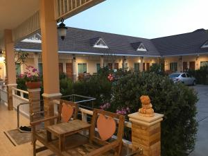 suksopha resort
