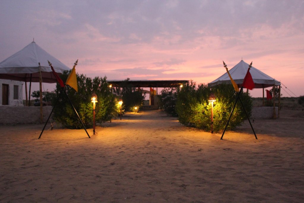 Prince Desert Camp,Jaisalmer>>Desert National Park,4 star