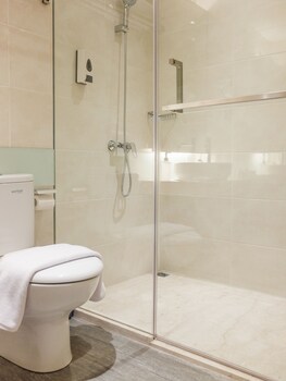 7 days premium jatinegera