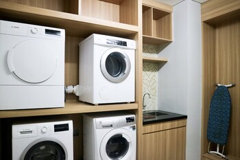 7 days premium jatinegera