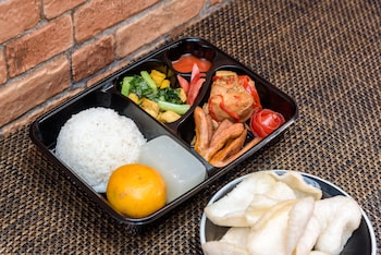 7 days premium jatinegera