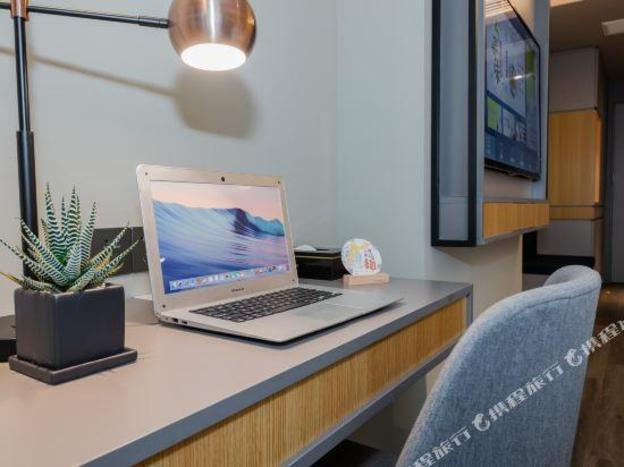 home inn selected shanghai pudong airport free trading area