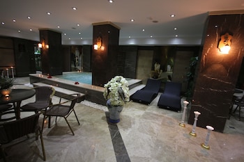 grand corner hotel boutique class