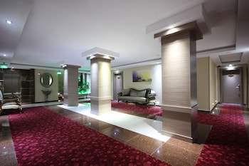 grand corner hotel boutique class