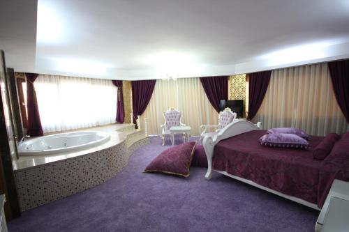 grand corner hotel boutique class