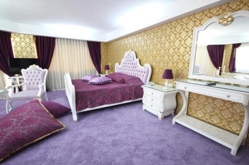 grand corner hotel boutique class