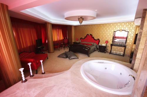grand corner hotel boutique class