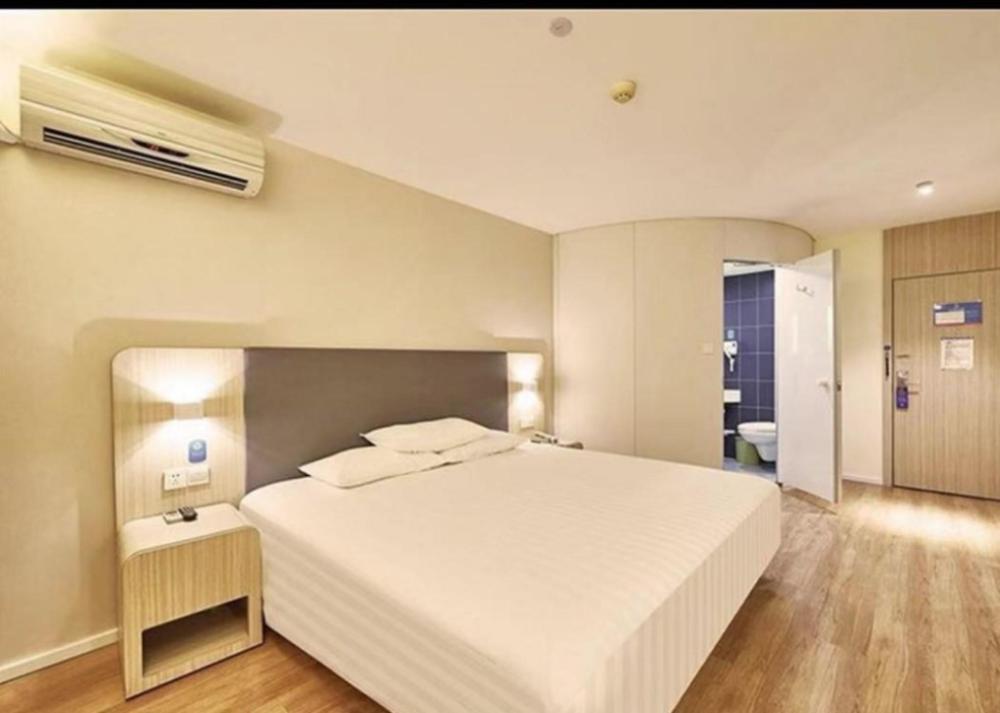 hanting hotel jiashan tingqiao road