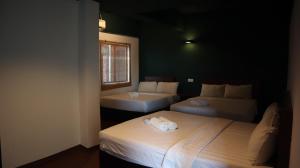 room v at kluang parade