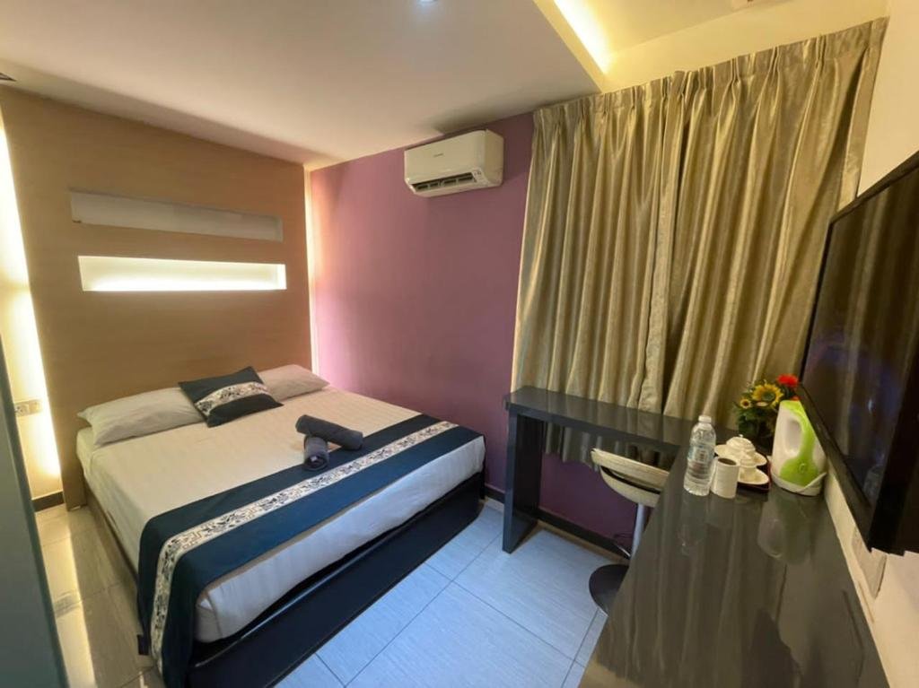 dolphin hotel