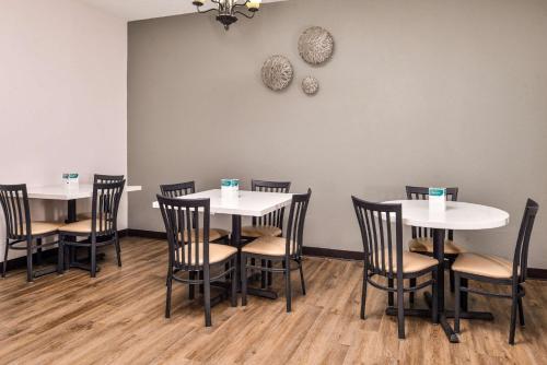 quality inn joplin i 44