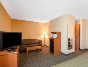quality inn joplin i 44