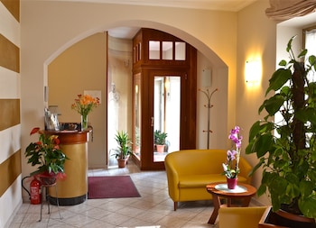 hotel cavour asti