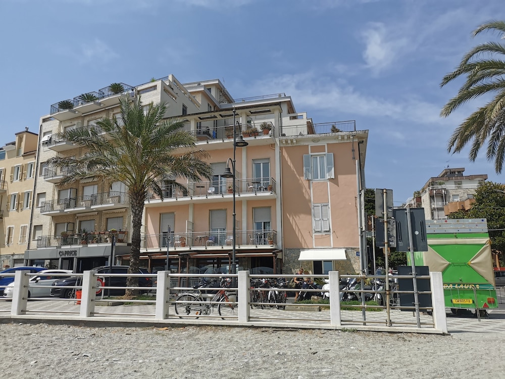 albium hotel sul mare