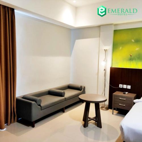 emerald hotel