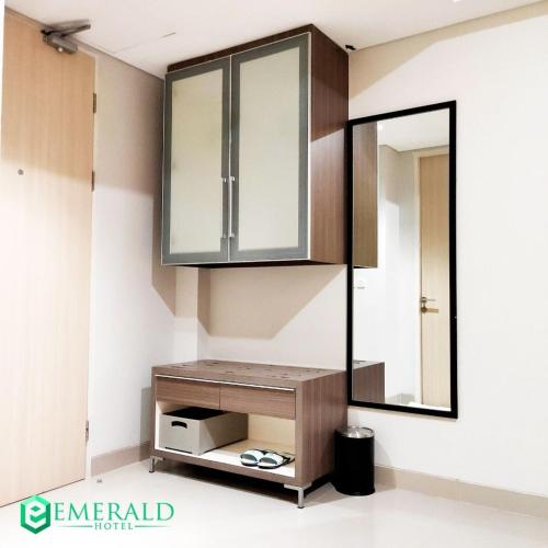 emerald hotel