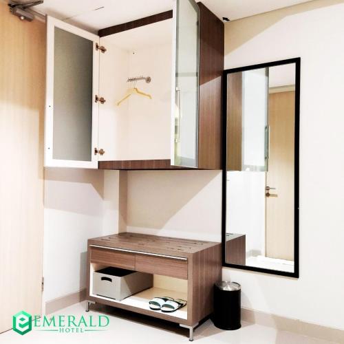 emerald hotel