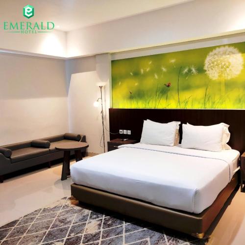 emerald hotel