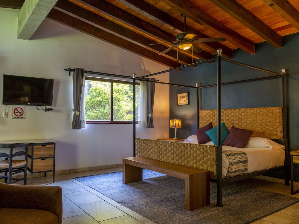 hotel amate del rio