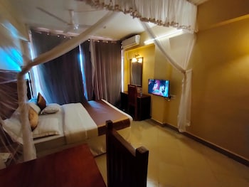 pulickal airport hotel