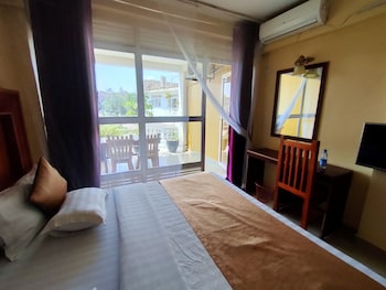 pulickal airport hotel