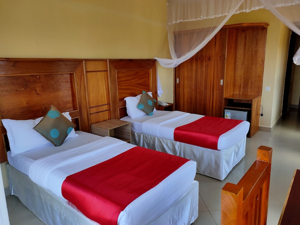 pulickal airport hotel