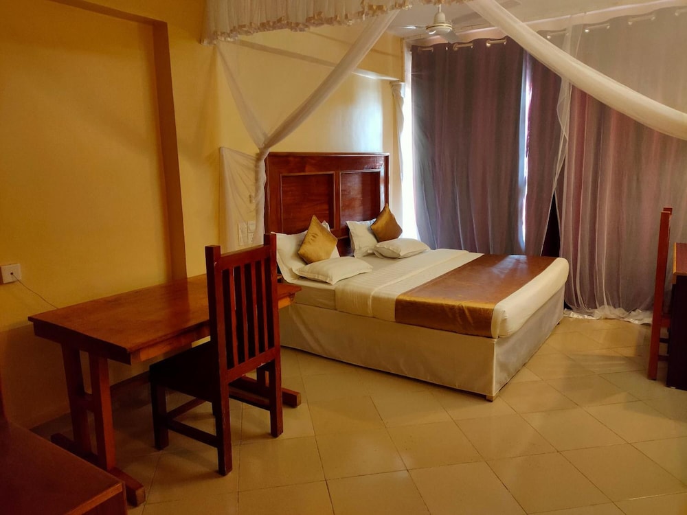 pulickal airport hotel