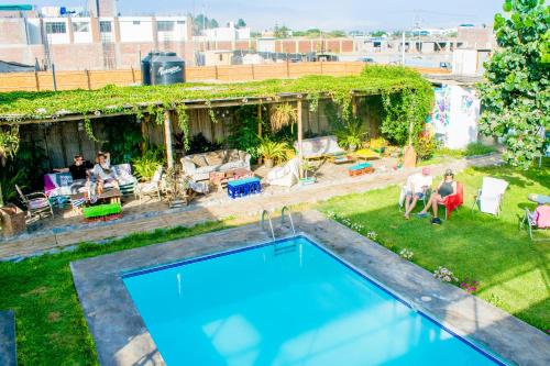 the upcycled hostel huacachina