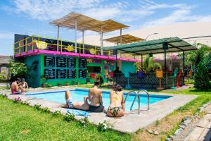 the upcycled hostel huacachina