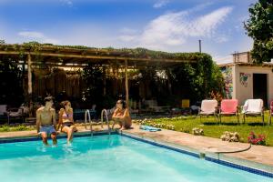 the upcycled hostel huacachina