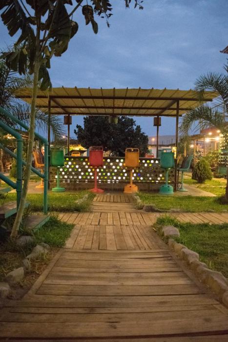 the upcycled hostel huacachina