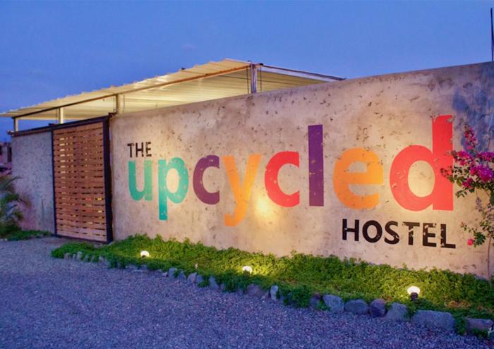 the upcycled hostel huacachina